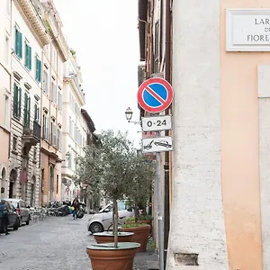 Couette-café Domus Giulia, Rome